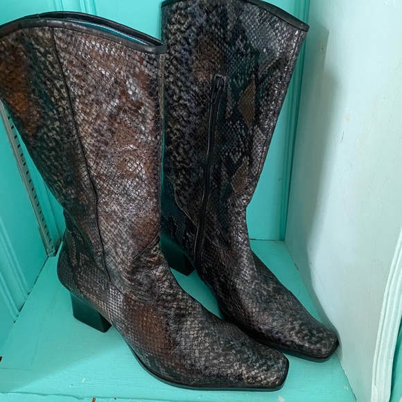 Black brown snake scale Italian boots - Picture 4 of 10